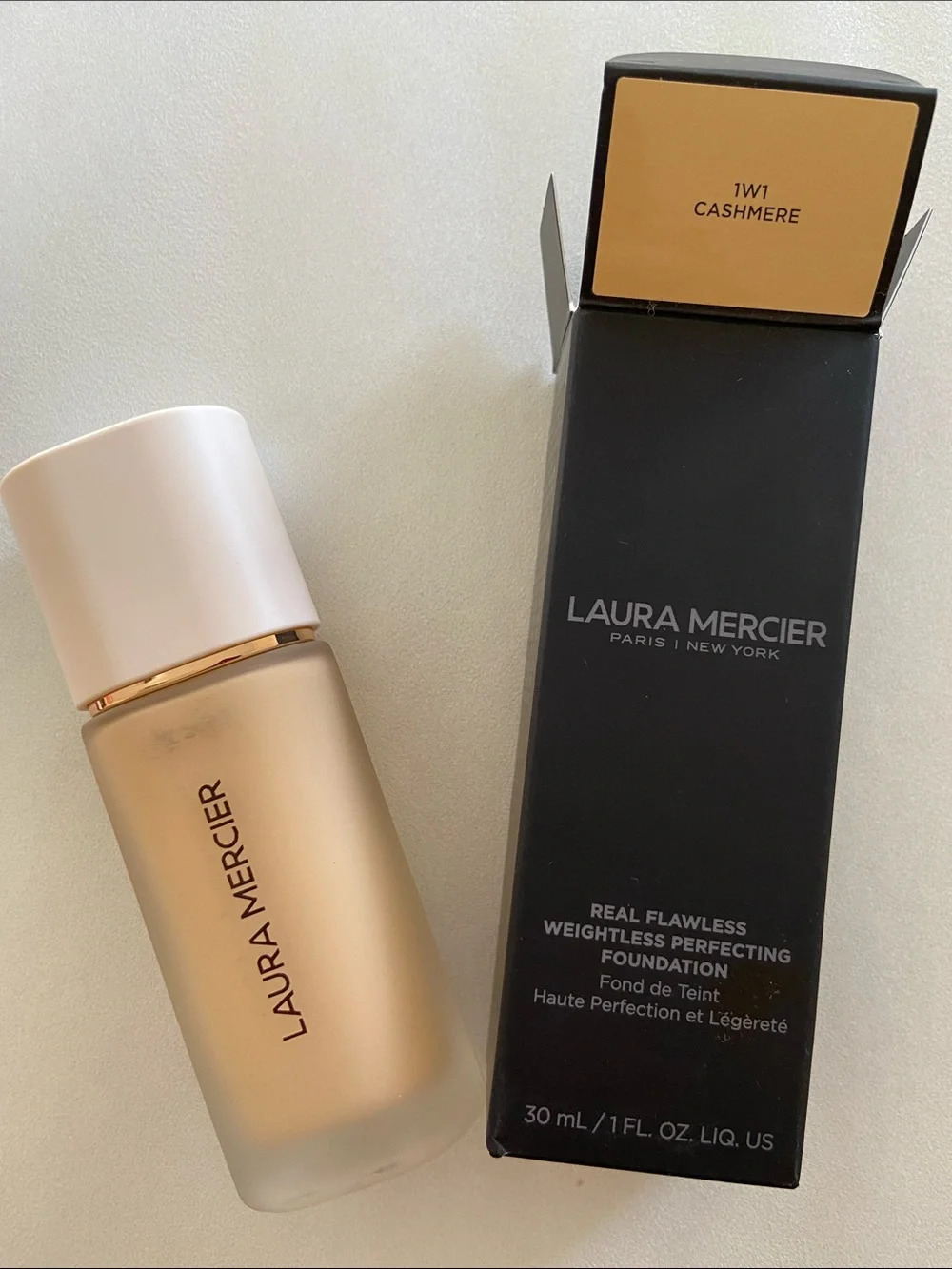 laura mercier Real Flawless Weightless Perfecting Foundation — Black New in Box